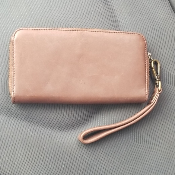 NWOT - Timberland Wristlet - Picture 2 of 7